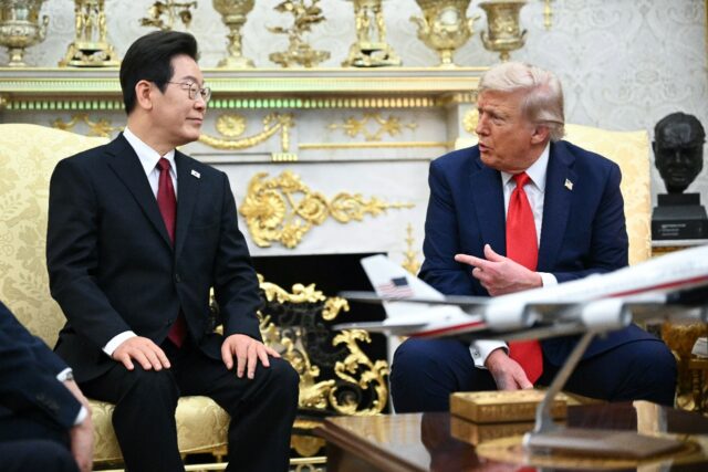US President Donald Trump speaks with South Korean President Lee Jae Myung in the Oval Off