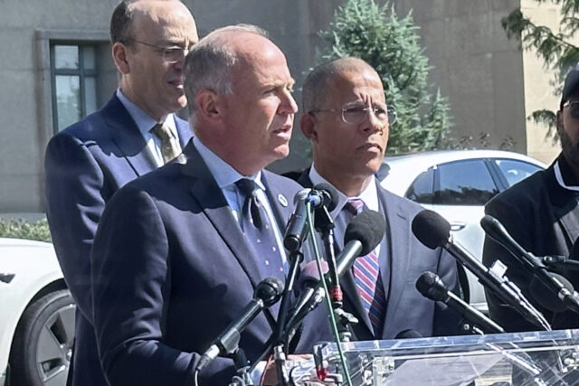 New lawsuit challenges Trump’s federal takeover of DC police department as crackdown intensif
