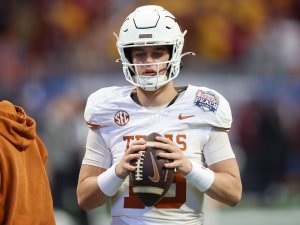 Arch Manning's granddad: Texas QB will return, skip 2026 NFL Draft