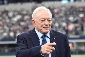 Dallas Cowboys owner Jerry Jones discloses decade-long cancer battle