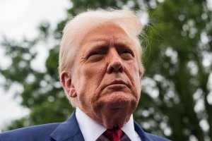 Economists defend labor data chief fired by Trump