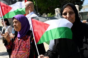 Netanyahu to meet to talk about occupation of Gaza, despite outcry