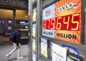 Powerball jackpot climbs to $1.1B, fifth-largest in game's history