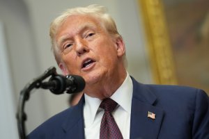 Smithsonian removes mention of presidential impeachments
