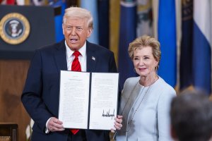 Trump order to broaden how colleges report admissions information