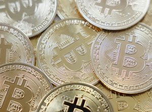 Trump to sign order to allow crypto, private equity in 401(k) accounts