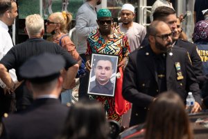 Widow of NYPD Detective Killed in Manhattan Shooting Gives Birth to Third Son