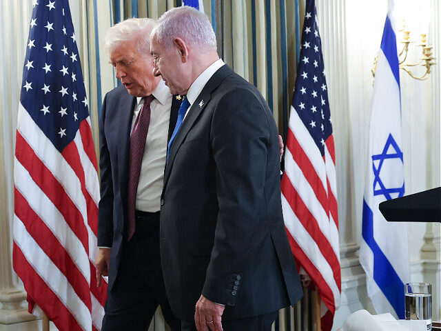 WASHINGTON, DC - SEPTEMBER 29: U.S. President Donald Trump (L) and Israeli Prime Minister