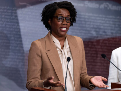 Title: Congress Democrats Image ID: 24269612348322 Article: Rep. Lauren Underwood, D-Ill.,