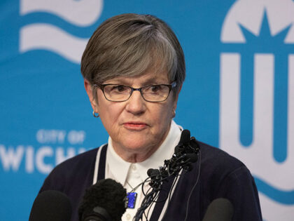 Title: Aircraft Down Image ID: 25030834896115 Article: Kansas Gov. Laura Kelly speaks duri