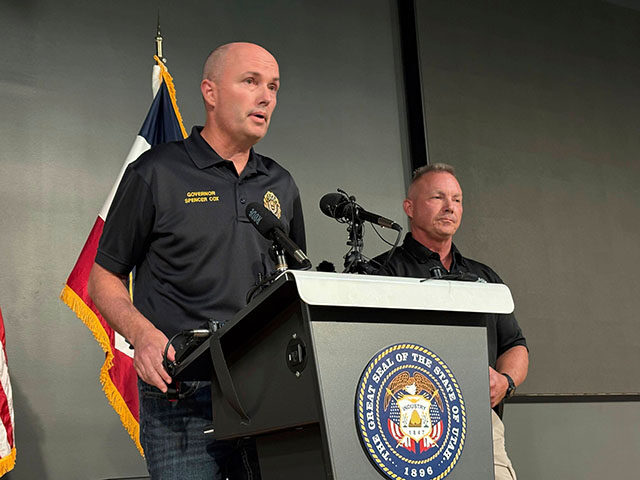 Title: Charlie Kirk Shot Image ID: 25253820776993 Article: Utah Gov. Spencer Cox, left, sp