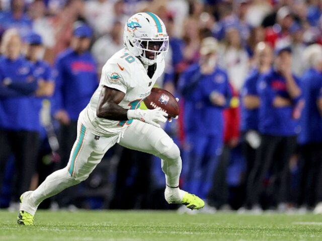 Amazon Awkwardly Delves into Tyreek Hill’s Domestic Violence Accusations During TNF
