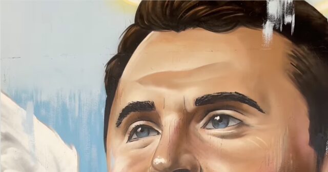 Israeli Artist Dudi Shoval Paints Giant Mural of Charlie Kirk in Tel Aviv