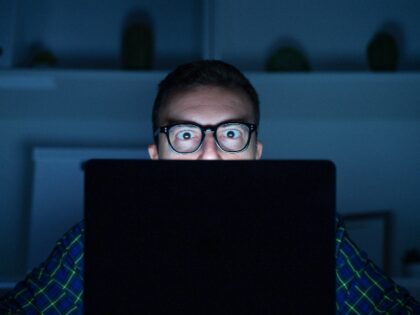 Creep trying to groom kids on Roblox