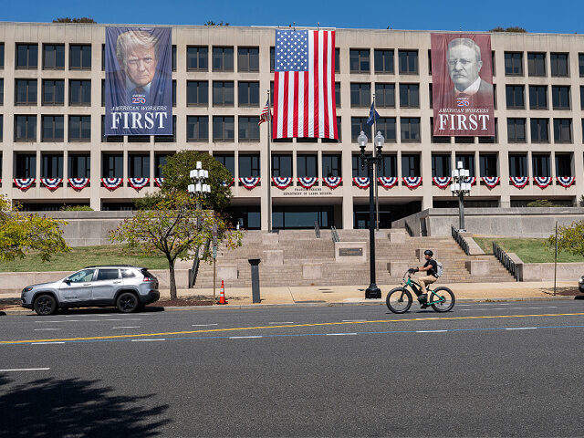 WASHINGTON, DISTICT OF COLUMBIA, UNITED STATES - 2025/09/19: Large photos of US President