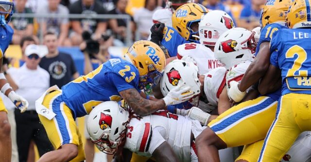 VIDEO: Louisville Ball Boy Fights to Get Ball Back After Pitt Pick 6