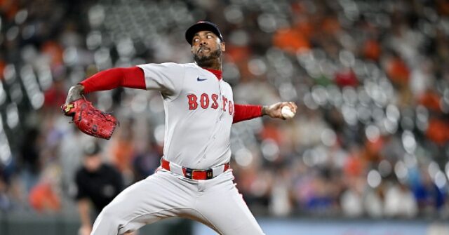Red Sox' Aroldis Chapman Increases Hitless Streak to 50, Lowers ERA to 0.98