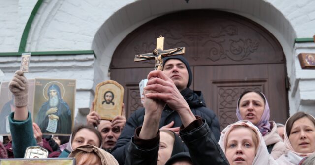 Ukraine Gov't Looks to Ban Orthodox Church Branch over Ties to Russia