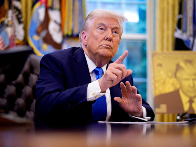 WASHINGTON, DC - SEPTEMBER 19: President Donald Trump takes a question from a reporter bef