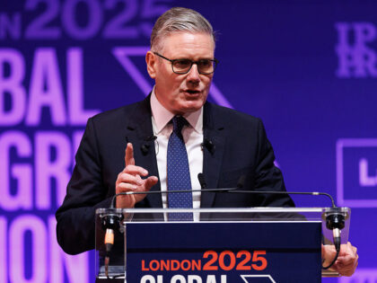 LONDON, ENGLAND - SEPTEMBER 26: British Prime Minister Keir Starmer delivers a speech duri