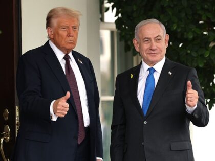 WASHINGTON, DC - SEPTEMBER 29: U.S. President Donald Trump (L) greets Israeli Prime Minist