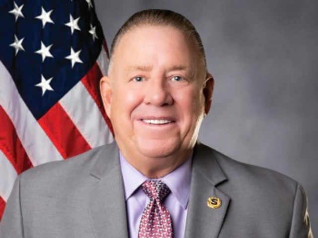 Mayor Everett Garnto