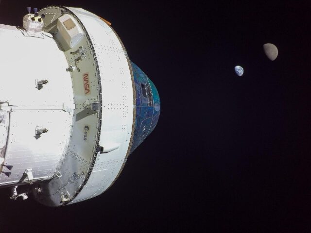 NASA Artemis approaches Moon