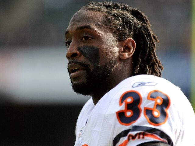 Thearon W. Henderson_Getty Images (13) <> at O.co Coliseum on November 27, 2011 in Oakland, California.