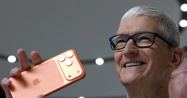 Intel Seeks Investment from Apple to Bolster Turnaround Bid