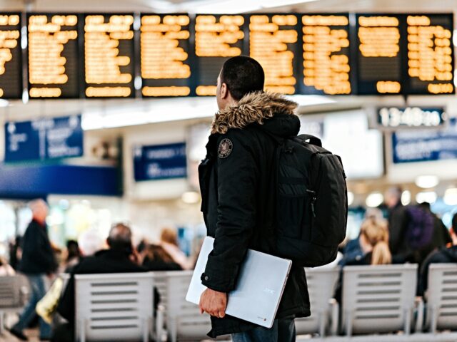 american visa arrival A bipartisan duo in the Senate has drafted an unprecedented bill to curb the little-known