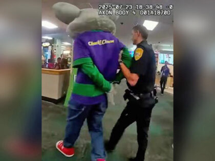 chuck e cheese arrested in tallahassee