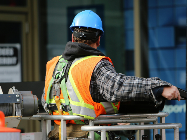 pexels-life-of-pix-8159 construction worker wearing hardhat