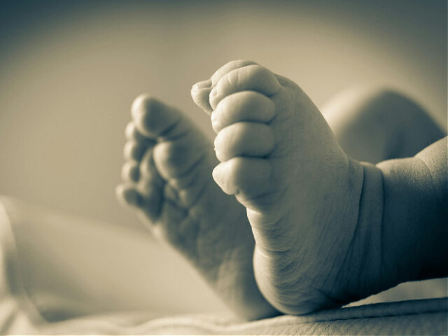 newborn baby feet