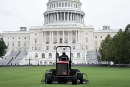 US lawmakers face a midnight deadline on Tuesday to reach a deal to avoid a government shu