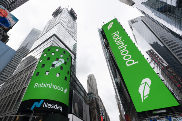 Robinhood AppLovin S&P 500 The Associated Press