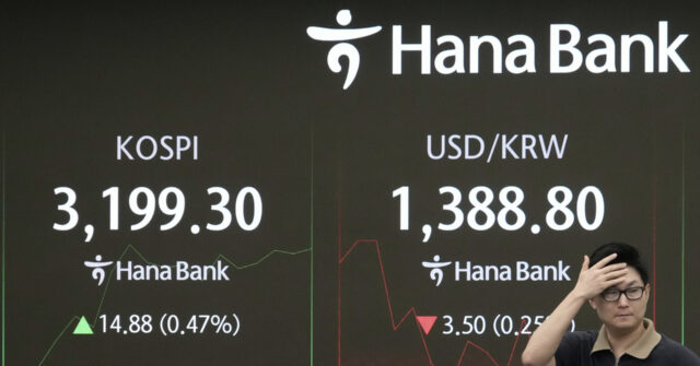 Asian Stocks Rise Led by Japan, Australia; China, Hong Kong Fall
