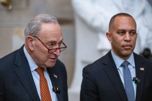 Jeffries, Schumer demand to meet with Trump to avoid shutdown