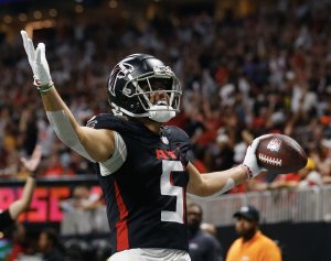 London, Kittle, Bowers among injured in NFL's Week 1