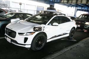 Lyft, Waymo announce partnership to launch robotaxis in Nashville