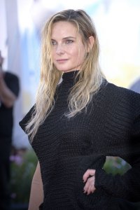 Rebecca Ferguson responds to crisis in 'House of Dynamite' teaser