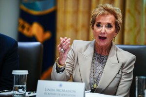 Report: U.S. high schooler reading, math scores at lowest in years