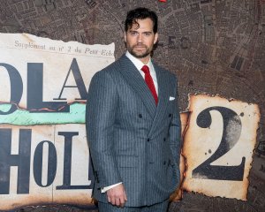 'Superman' alum Henry Cavill shares photo of ankle, foot in a cast