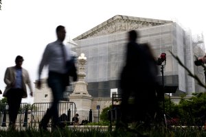 Supreme Court to expedite review of Trump's power to impose tariffs