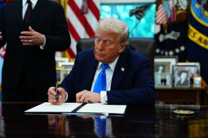 Trump signs order designating Antifa 'domestic terrorist organization'