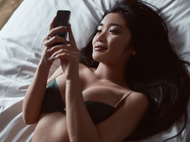 A Chinese spy stealing Silicon Valley secrets with Sex