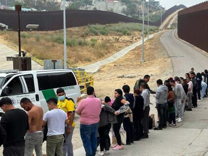 Title: Election 2024 Biden Immigration Image ID: 24173602702309 Article: FILE - Migrants s