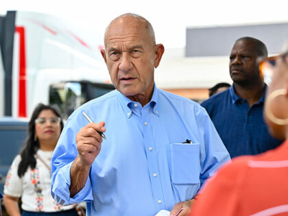 Title: Texas Tropical Weather Image ID: 24192754449848 Article: Houston Mayor John Whitmir