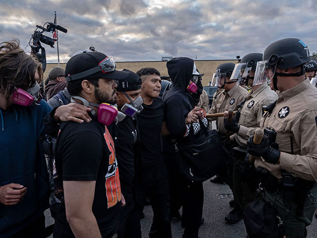 AP25285006325516 Title: National Guard Cities Broadview Image ID: 25285006325516 Article: Illinois State Po