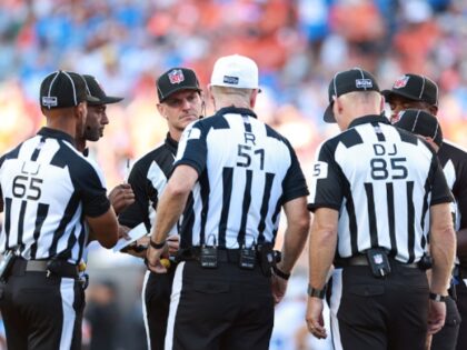 CINCINNATI, OHIO-OCTOBER 5: during an NFL football game between the Detroit Lions and the