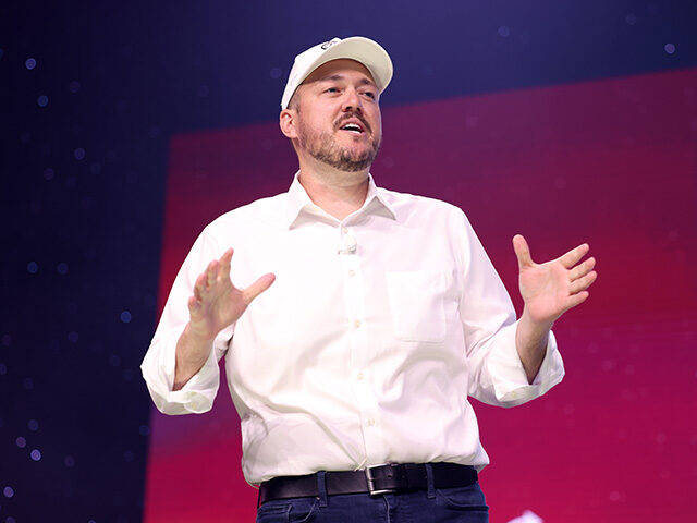 Cliff Maloney speaking with attendees at the 2025 Student Action Summit at the Tampa Conve
